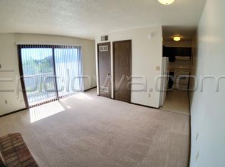 20 N 10th Ave. Hiawatha - Parklawn Apts - 18, Hiawatha, IA 52233