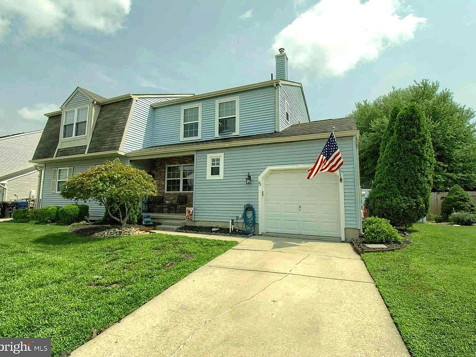 1st image of 5 Fostertown Ln