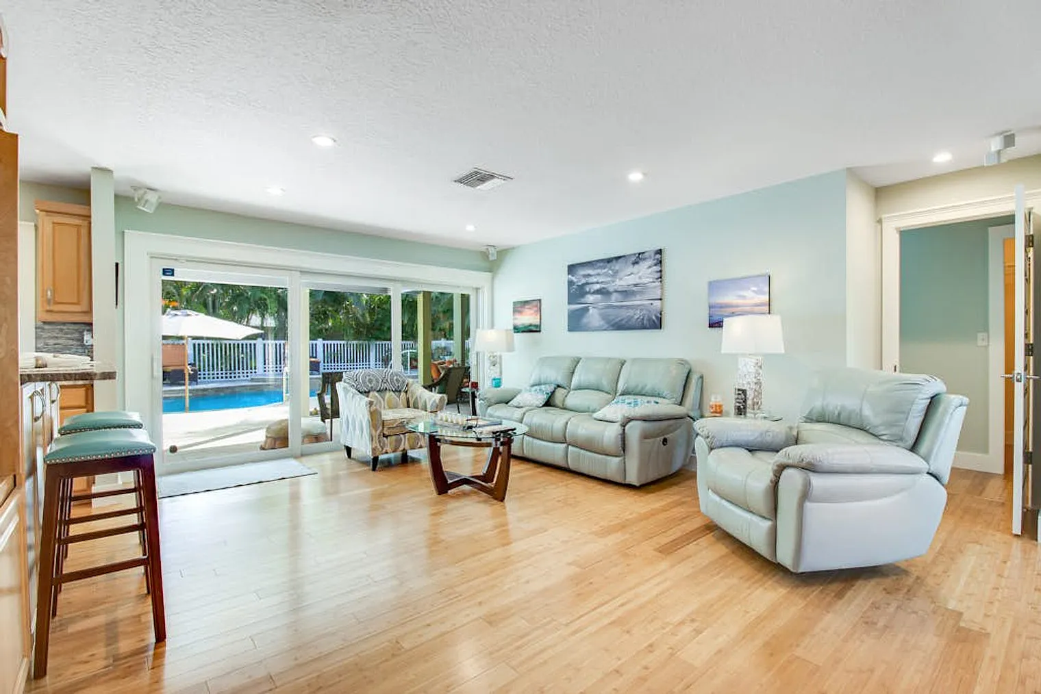2 bed, 2.0 bath, 1216 sqft, $5,751 — Photo 1