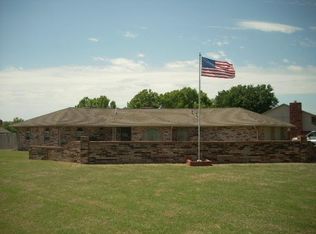 914 Kygar Rd, Ponca City, OK 74604
