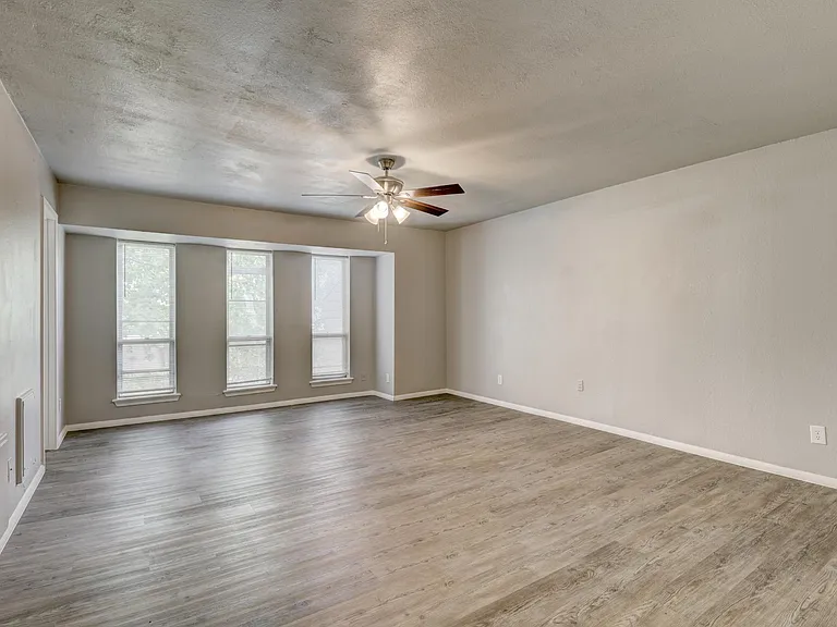 Huge master bedroom en suite bathroom.