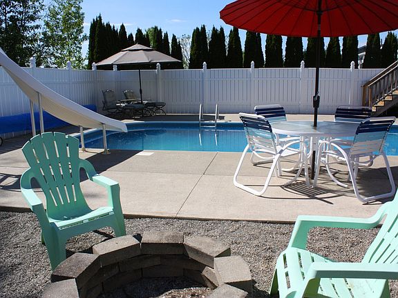 6-lasalle-pool-party