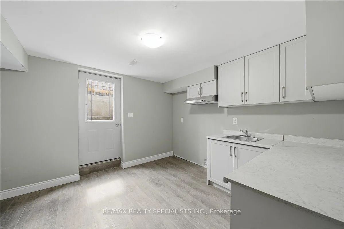 2 bed, $1,700 — Photo 4