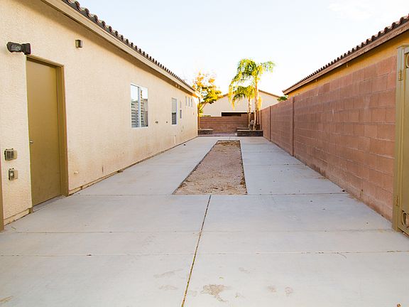 RV 220Watt & Sewer Hookups