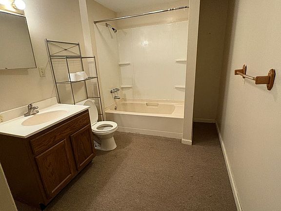 4th image of 205 S Lewis St #B