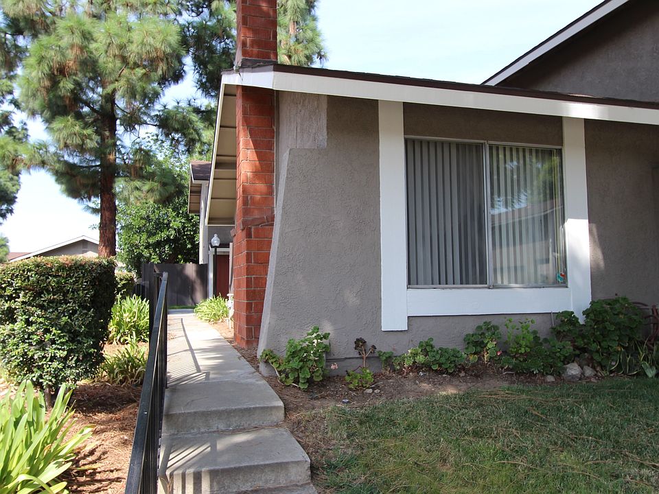 1st image of 3073 Gladstone St APT 3