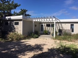 422 Dune Rd, Westhampton Beach, NY 11978
