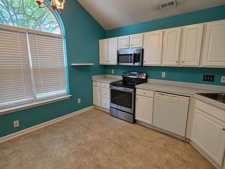 5028 Bartholomews Ln — Photo 3