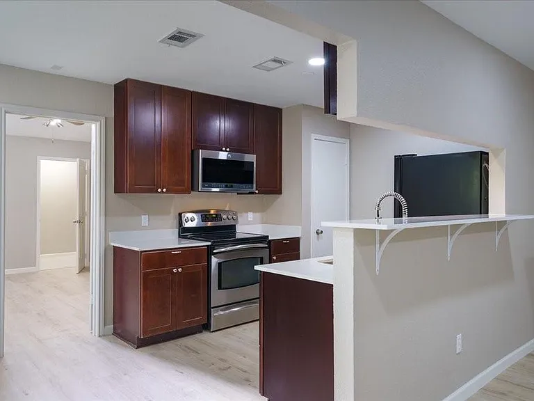 13300 Cowdray Park #B — Photo 9