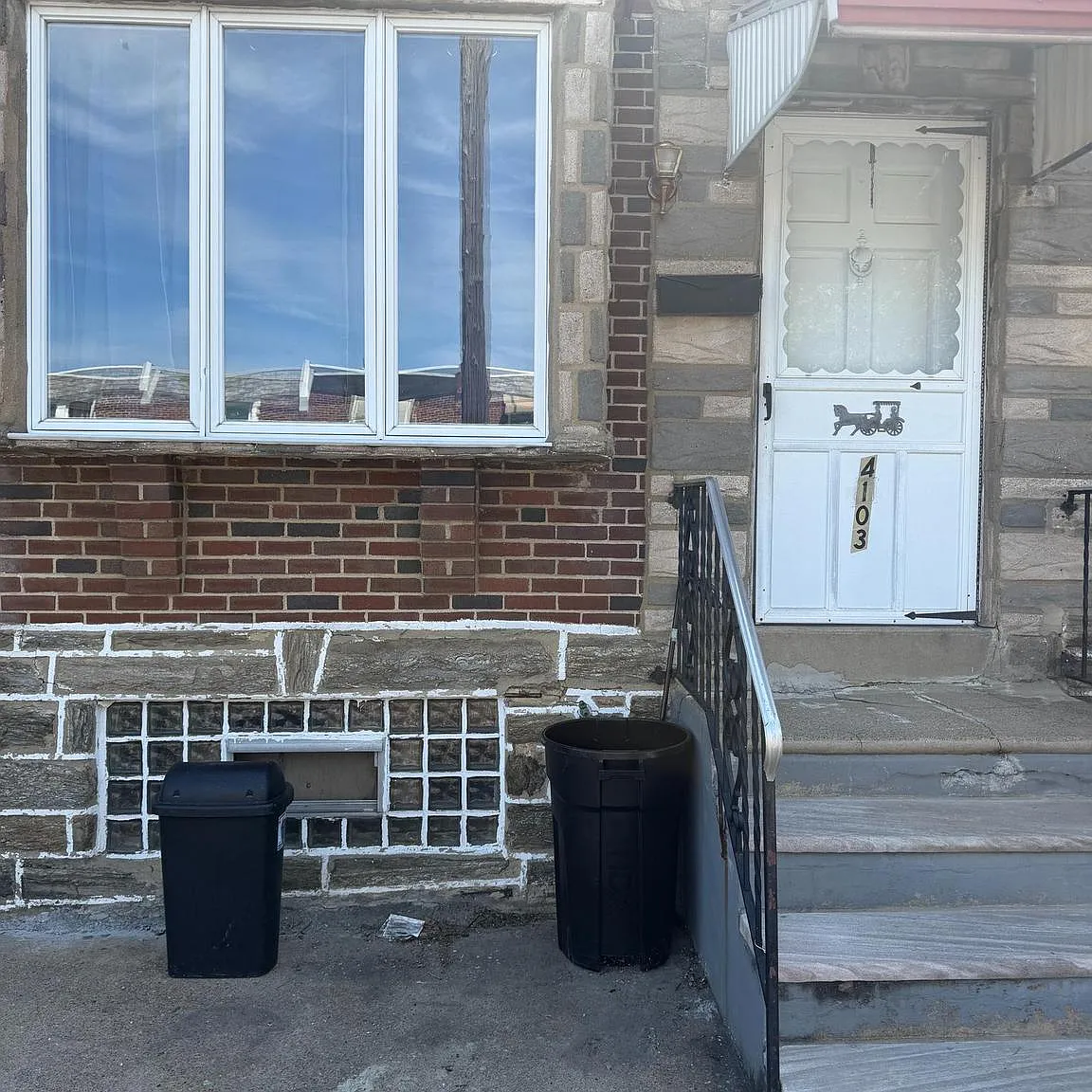 3 bed, 1.0 bath, 1152 sqft, $1,800 — Photo 1