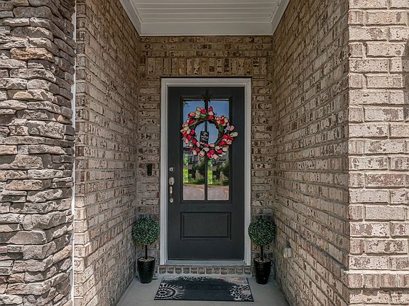 3rd image of 4937 Riverbank Dr