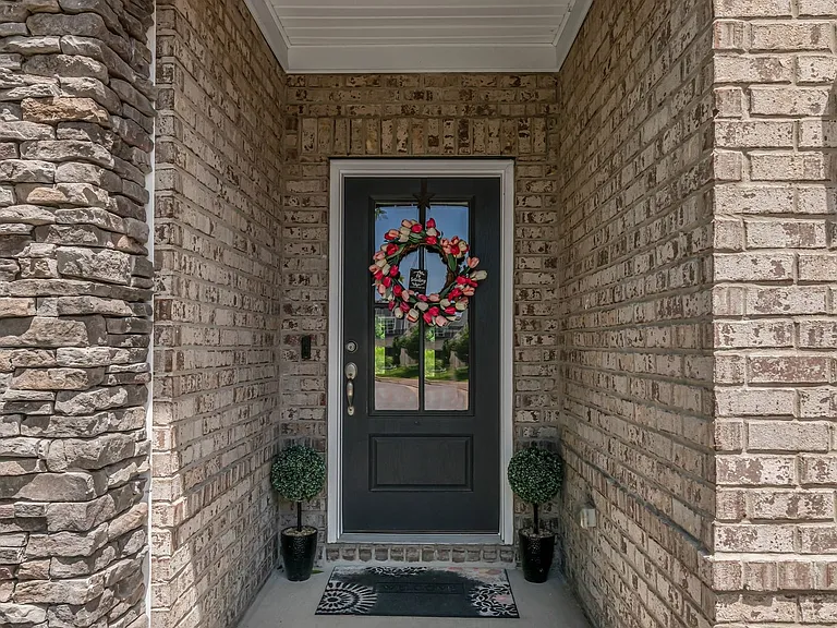 4937 Riverbank Dr — Photo 3