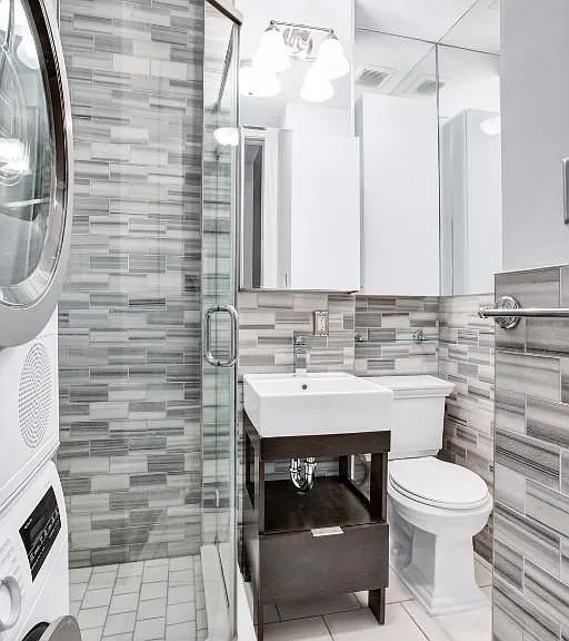 53 Leroy St #R3C — Photo 6