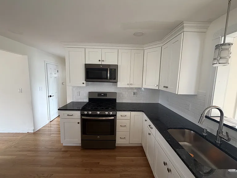 41 Maplecrest Dr — Photo 1