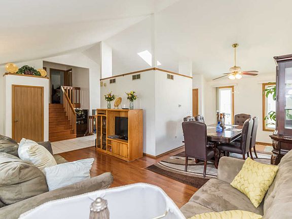 5th image of 4420 Bretz Dr