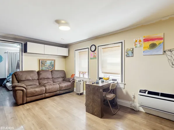 4202 Manhattan Avenue image 20 of 25