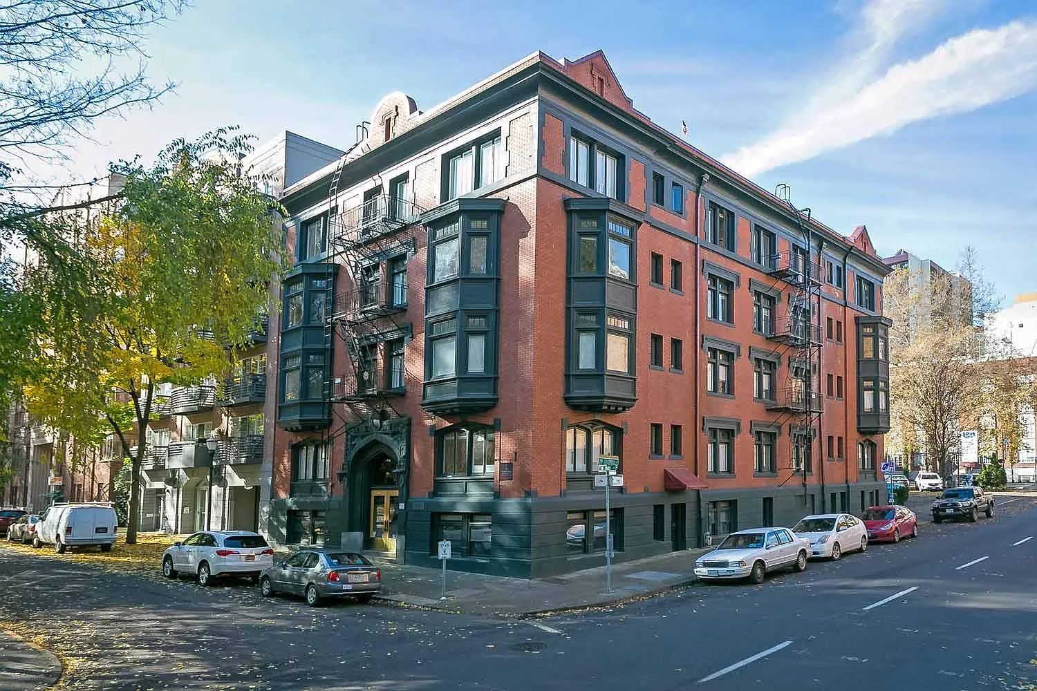 Cumberland Apartments — Photo 1