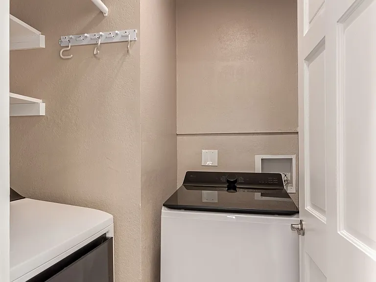 11115 E Mercer Ln — Photo 29