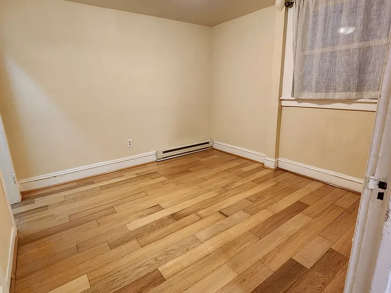 2068 NW Flanders St #8 — Photo 13