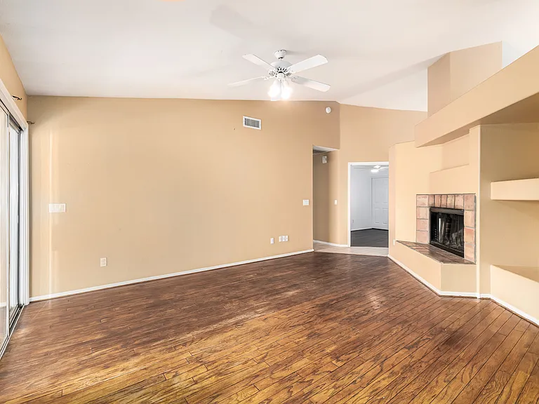 15221 N 87th Dr — Photo 14