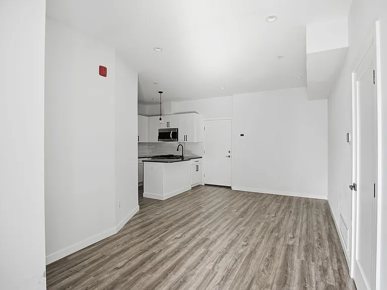 2301 Frankford Ave — Photo 13