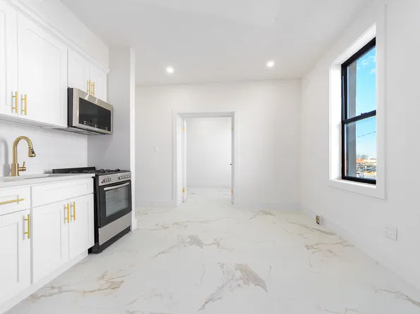 315 Riverside Blvd, Long Beach, NY