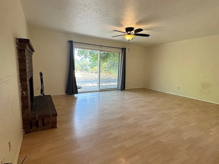 3540 Dwayne Ct — Photo 3