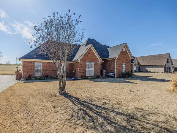 365 Cotton Bay Cv, Covington, TN 38019