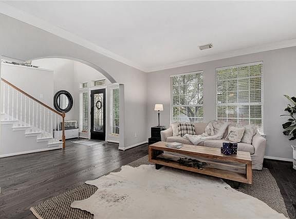 5th image of 12820 Noyes Ln