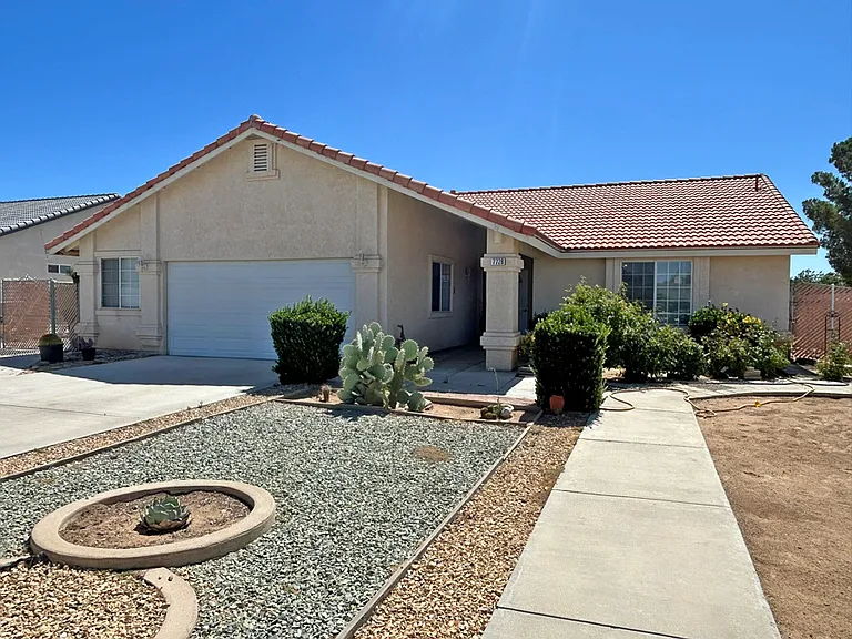 7728 Paisley Ave — Photo 3
