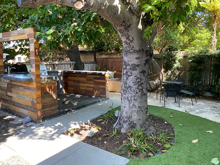 942 23rd St #B — Photo 2