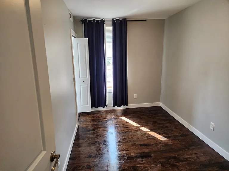 1207 W 25th St #11 — Photo 28