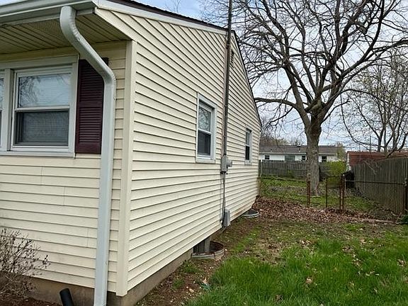 3rd image of 4421 Poppy Dr