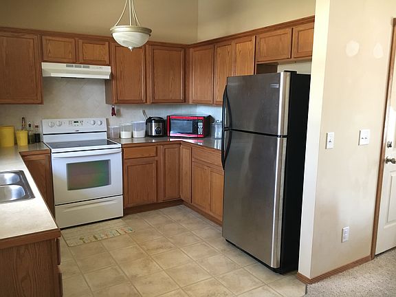 3rd image of 107 S Devinshire Ave