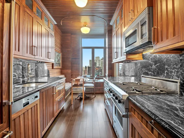 400 East 51st Street image 5 of 18