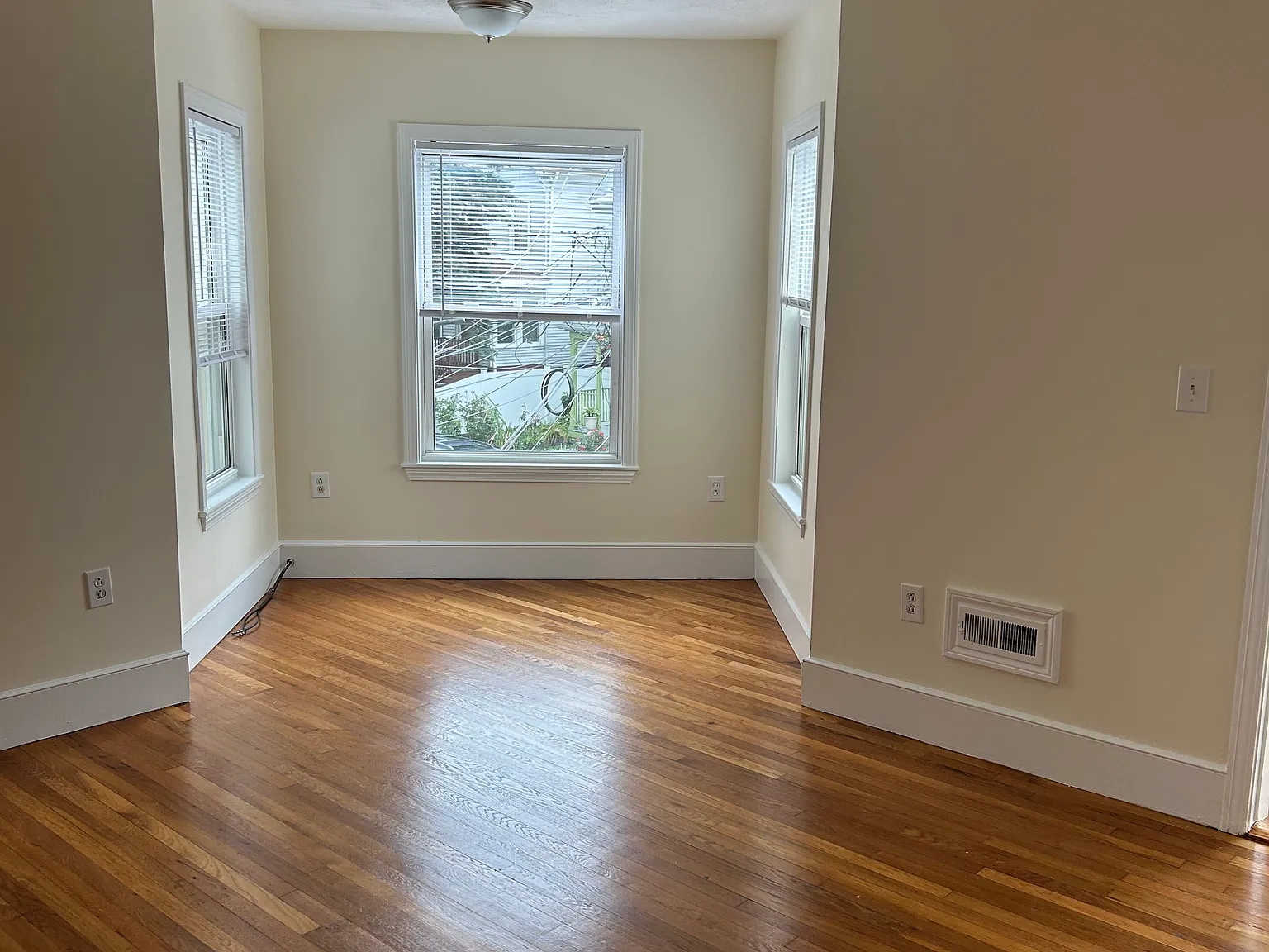 2 bed, 630 sqft, $2,600 — Photo 4