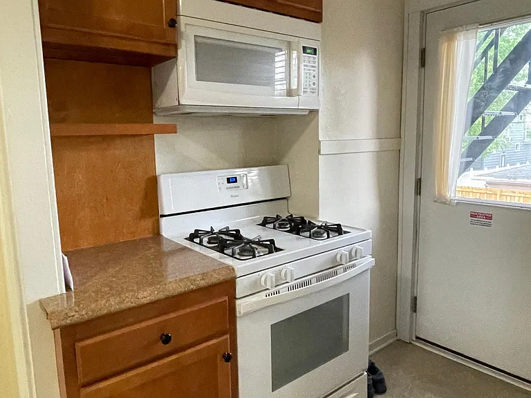 1060 Kenmore Ave #5 — Photo 3