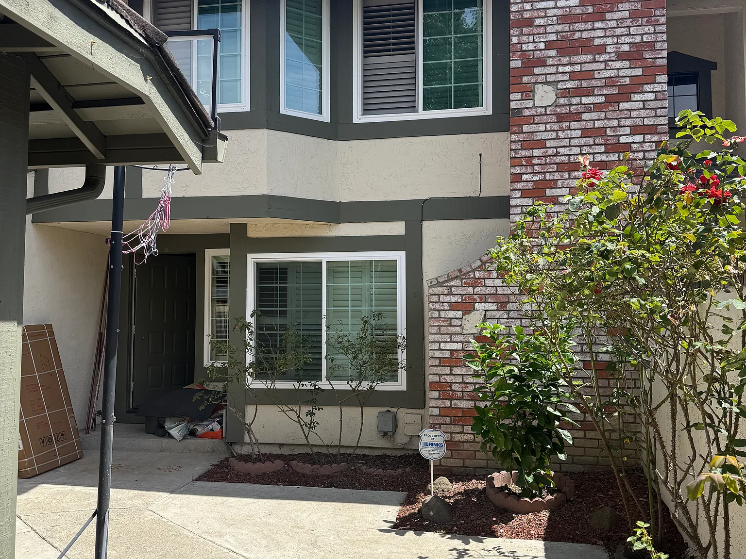 3 bed, 2.5 bath, 1637 sqft, $4,000 — Photo 2