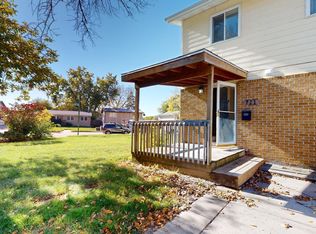 721 Meadow Pl, Ames, IA 50010