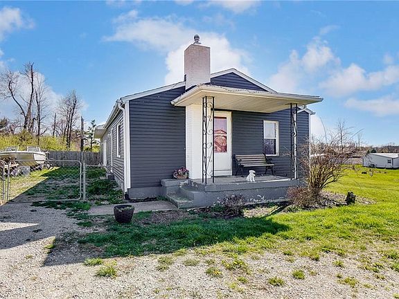 2nd image of 3941 La Bonne St