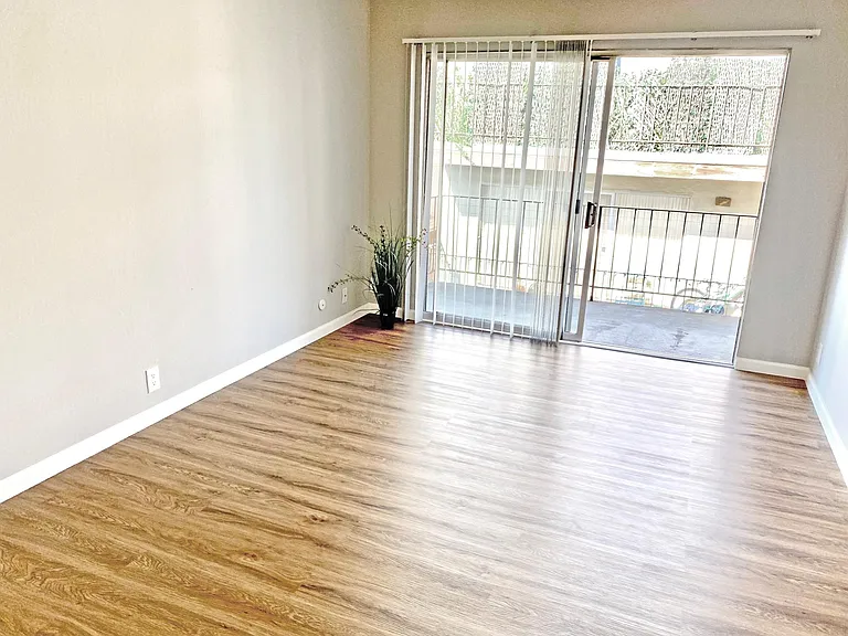 369 Palm Ave #35 — Photo 5