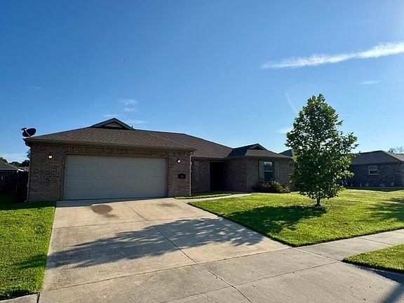 3rd image of 508 Eagle Dr NE