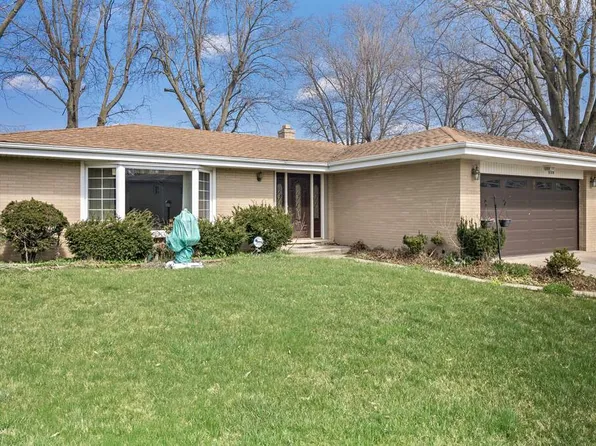 530 E 53rd Ct, Merrillville, IN 46410