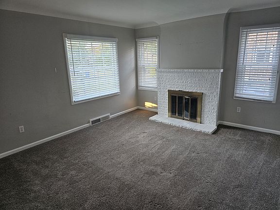 3rd image of 1579 E Hollywood Ave