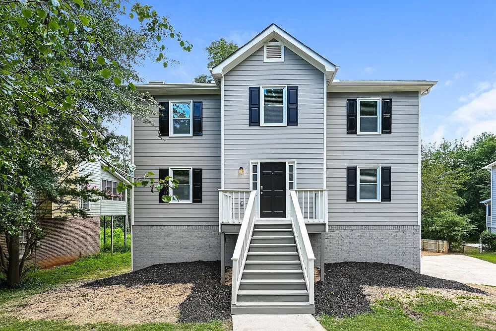 4 bed, 2.5 bath, 1824 sqft, $2,800 — Photo 1