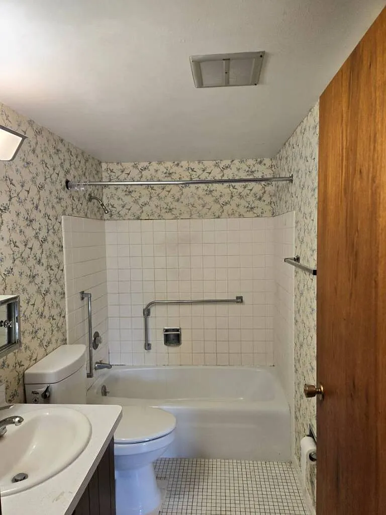 613 East 6th Street - 3 — Photo 2