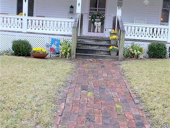 2nd image of 221 W Red Bud St