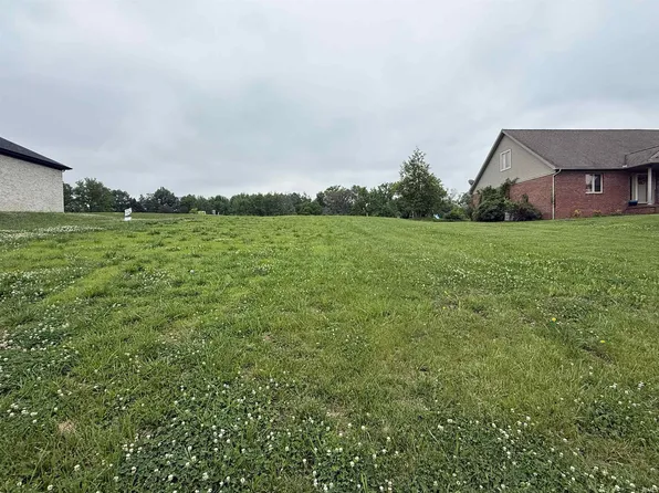 78 Quail Crossing Dr, Boonville, IN 47601