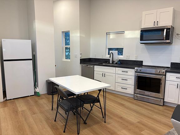 4th image of 11767 Treeview Pl
