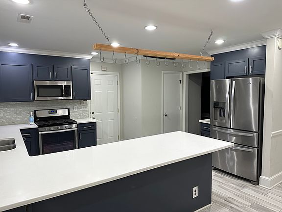 4th image of 4014 Foxmoor Dr